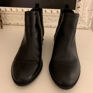 Black boots